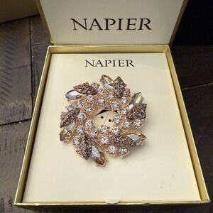 NAPIER Vintage Inspired Wreath Brooch Pin Enamel Rhinestones Rose Gold Holiday